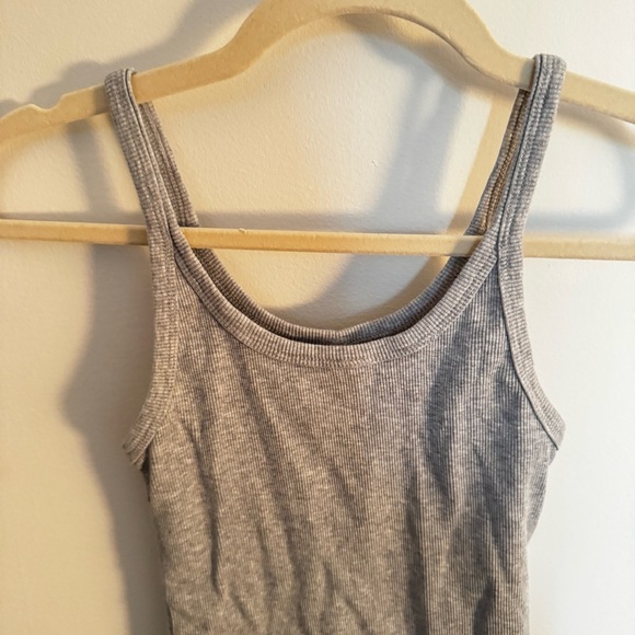 BASIC Gray Ribbed Tank Top - Picture 3 of 4